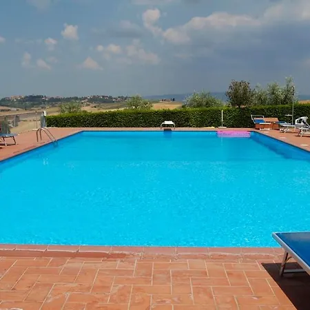 Sleeps 4 Pool Wifi