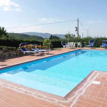 Apartment Sleeps 4 Pool Wifi
