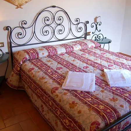Apartment Sleeps 4 Pool Wifi *